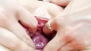 Привлекательная moonchristine жестко трахает пизду