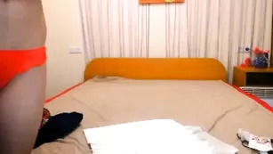 Распутная цыпочка SamandaLie дрочит мокрую пизденку