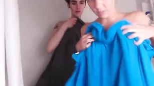 Тощие девочки izabellalove купаются в душе