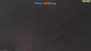 Зажигательная самка Naughtyelle яро долбит задницу