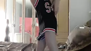 Симпатичная краля ashleybulgari вертит упругой попкой