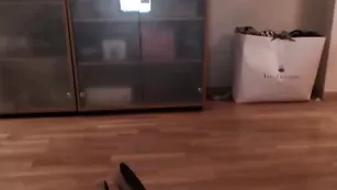 Шикарная леди SexySabotage облизывает самотык