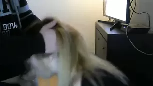 Белокурая подруга wearethebestinthissite отсасывает хуй