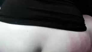 Белобрысая шалава petitegoddess трахнула очко