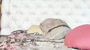 Страстные шлюшки betsy_tiffani шалят с секс игрушками