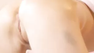 Блаженная куколка CrystalSsexy выебала мокрую пизду