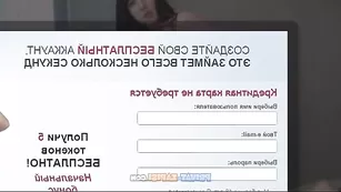 Шикарная девка MissViktoriya мастурбирует пизду