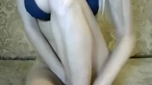 Неповторимая Angelina0707 дрочит в привате пизду