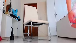 Госпожа в чулках FFFFF234 дрочит бритые дырочки