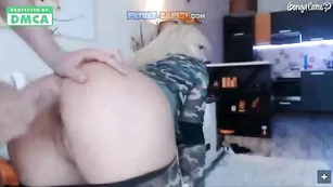 Белокурая hotblondemilf ебется после минета