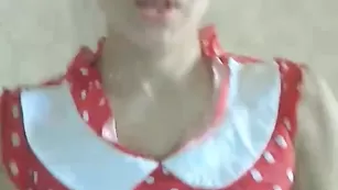 Пошлая штучка FunnyVirgin кончила в привате