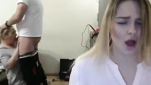 Зрелая шкура wearethebestinthissite отсасывает хуй