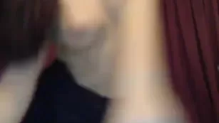 Пикантная сучка merrybaby ласкает половые губки