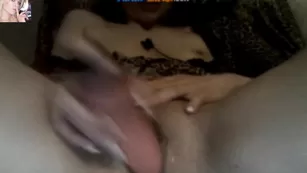 Пылкая соска lilisexy14 трахает пизду фаллосом