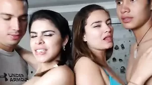 Латинские парочки занимаются ласками my_crazy_live