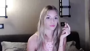 Известная сучка killer__tits показывает большие сиськи