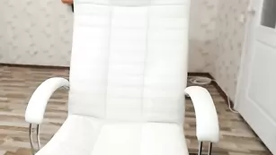 Шальная курва ronny_ponny дрочит пилотку ловенсом