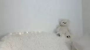 Топовая блядь ashleybulgari обнажает сиськи