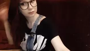 Грудастые телочки эротично целуются sailorwhore