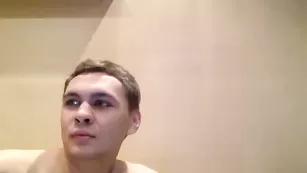 Папа установил скрытую камеру в комнате дочери и пришел в ужас, когда увидел...