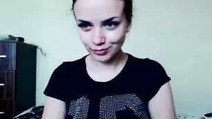 Грудастая барышня BruAndBlond ласкает сосочки