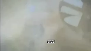 Татуированная шлендра andrianalima мастурбирует клитор