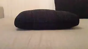 Жопастая бестия Merrybaby ласкает анал пальчиками