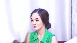 Российская шлендра chaturbate ласкает красивые сиськи