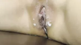 Азиатская сучка JenaOnline доводит себя до оргазма