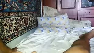 Сучка в чулках оседлала пенис кавалера