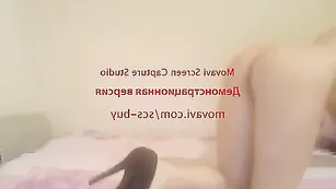 Пышногрудая бестия Jasmine1995 блаженно раздевается