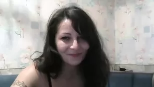 Взрослые брюнетки 3Dladys2 облизывают дилдо