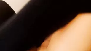 Пылкая шлендра Lola1981 ласкает половые губки