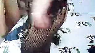 Шикарная нимфа Prokaznica показывает бритые дырочки