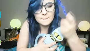 Пылкая asiri_stone обнажает большие сиськи