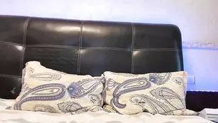 Сексапильная lena___ трахает упругую попку