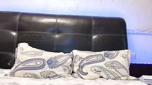 Сексапильная lena___ трахает упругую попку