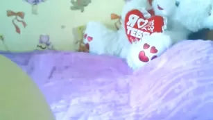 Девочка в чулках мастурбирует пизду JapanPrincess