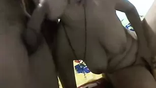 Голая сука делает минет melannyhot