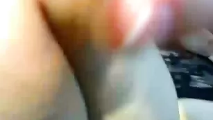 Сисястая толстушка трахает вагину Anusca22