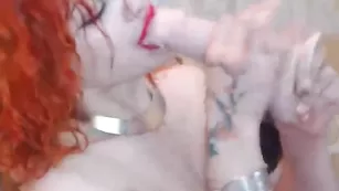 Рыжая путана жарко трахает анус sexsmells