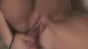 ZivaFuego принимает душ и трахает пизду