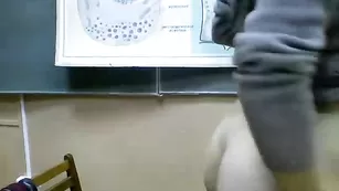 Роскошная нимфа J_A_I_N_A трахает бритые дырочки