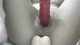 Пылкая сучка xnikka трахнула оба отверстия