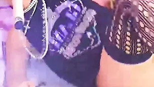 Зрелая мадам Amanda_Wild всем в писю дам