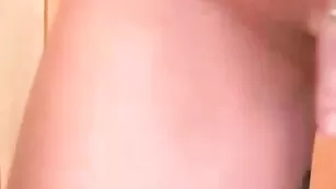 hotMakenzie Вальяжно заигрываю с киской крупным планом