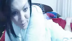 Похотливая сука OrgasmikAngel любить по дрочить перед камерой