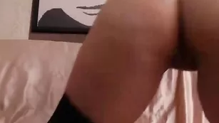 Красавица в чулках теребит половые губки SENSUALLIPS18