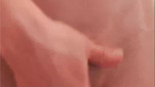 Сучка с пирсингом ласкает половые губки PetiteTatiana