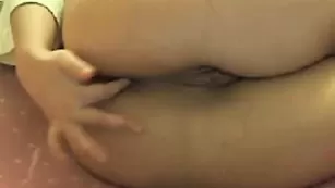 Пышная леди MilenaPretty теребит киску пальцами